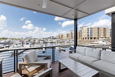 floating houseboats in wilmington nc.